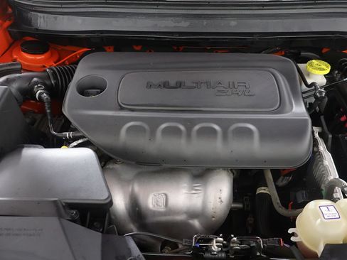 Used 2021 Jeep Cherokee Latitude FWD image 16