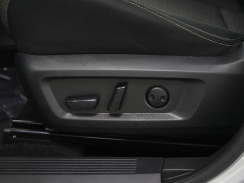 Used 2023 Nissan Rogue SV image 28