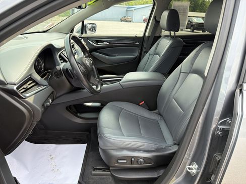 Used 2021 Buick Enclave Essence w/ LPO, Hit The Road Package AWD/4WD image 5