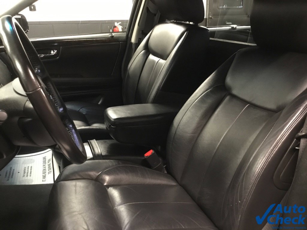Used 2011 Cadillac DTS Limousine FWD image 27
