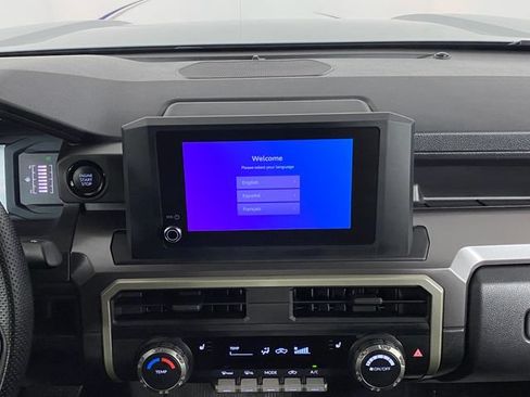 Certified 2025 Toyota Tacoma SR5 AWD/4WD image 14