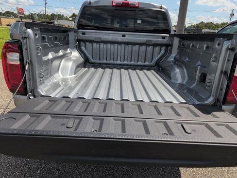 New 2025 GMC Canyon Elevation w/ Convenience Package image 10
