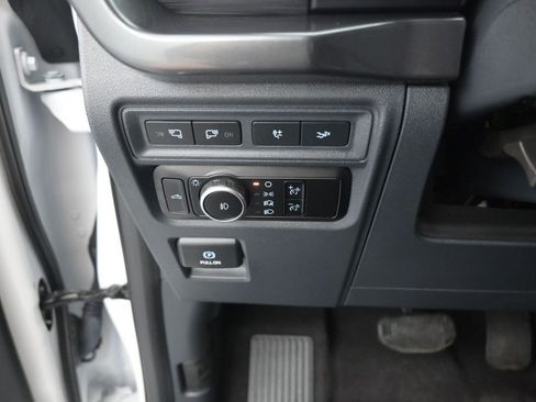 Used 2023 Ford F150 XLT w/ Equipment Group 302A High RWD image 18