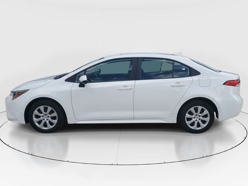 Used 2023 Toyota Corolla LE image 6
