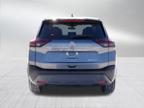 Used 2023 Nissan Rogue SV image 6