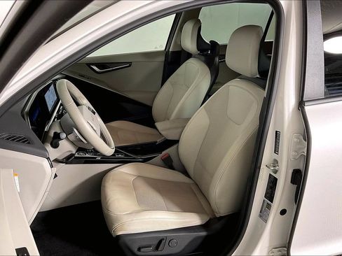 Used 2023 Kia Niro Wind FWD image 24