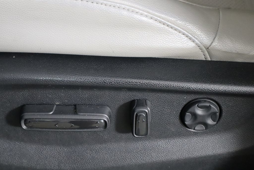 Used 2017 Honda CR-V EX-L image 23