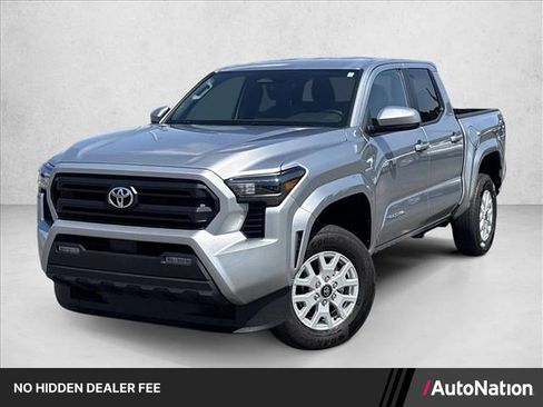 Certified 2025 Toyota Tacoma SR5 AWD/4WD image 1