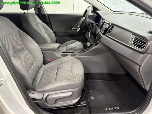 Used 2018 Kia Niro FE FWD image 21