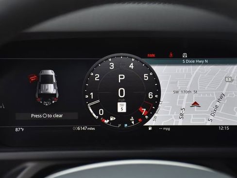 Used 2025 Land Rover Defender 110 X-Dynamic SE image 10