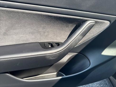 Used 2020 Tesla Model 3 Long Range AWD/4WD image 7
