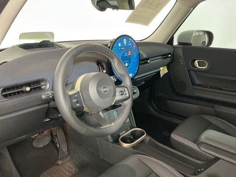 Certified 2025 MINI Cooper 2-Door Hardtop image 18