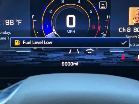 Used 2026 Chevrolet Suburban RST RWD image 40
