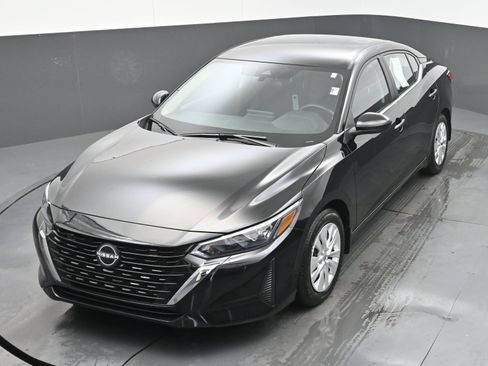 Certified 2025 Nissan Sentra S FWD image 38