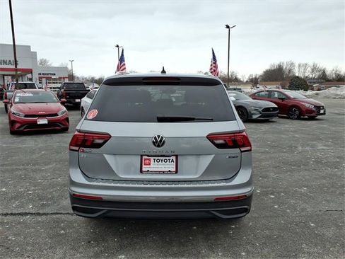 Used 2022 Volkswagen Tiguan SE image 4