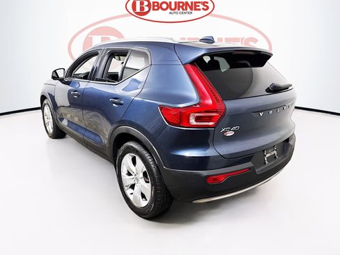 Used 2022 Volvo XC40 T5 Momentum AWD/4WD image 8