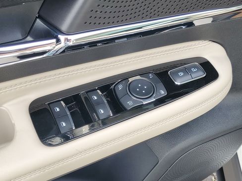 New 2026 Lincoln Corsair Premiere image 11