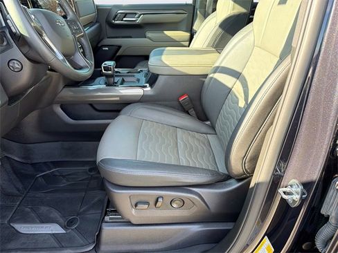 Used 2024 Chevrolet Silverado 1500 ZR2 w/ Technology Package image 27