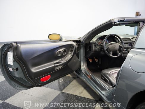 Used 2003 Chevrolet Corvette Coupe w/ Preferred Equipment Group RWD image 37
