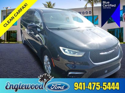 Used 2023 Chrysler Pacifica Touring-L