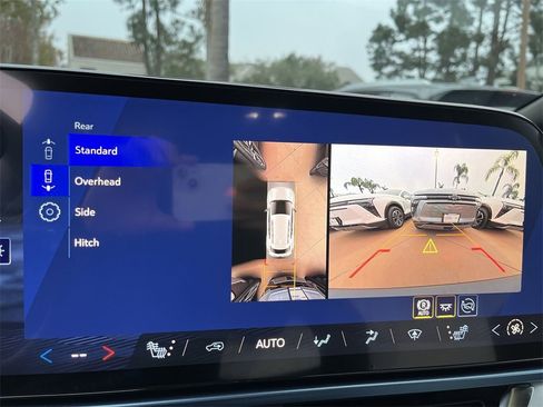 New 2026 Chevrolet Equinox EV LT image 15