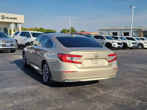 Used 2019 Honda Accord Touring image 4