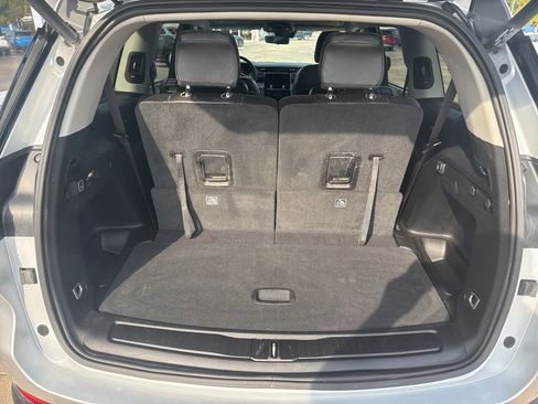 Certified 2023 Jeep Grand Cherokee L Limited w/ Luxury Tech Group II image 9