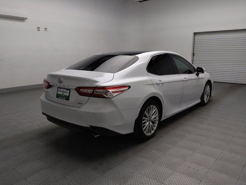 Used 2018 Toyota Camry XLE image 9