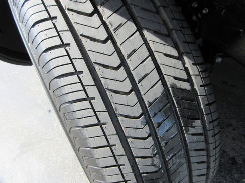 Used 2026 Lexus GX 550 w/ Cold Area Package image 19