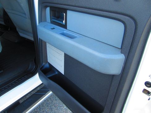 Used 2013 Ford F150 XLT w/ XLT Chrome Pkg image 14