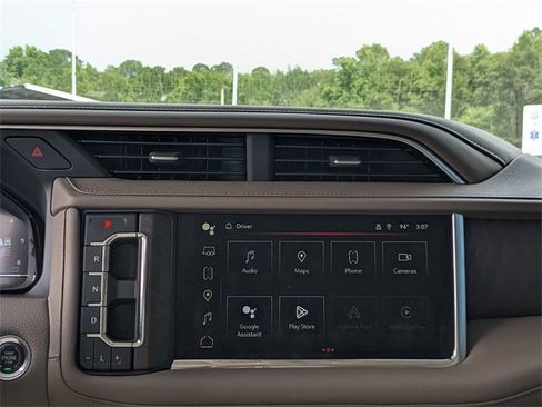 Used 2024 GMC Yukon Denali w/ Denali Reserve Package image 21