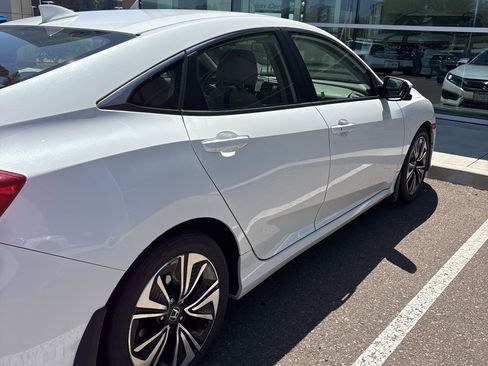 Used 2018 Honda Civic EX-T image 5