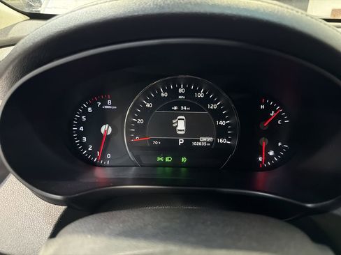 Used 2019 Kia Sorento EX image 18