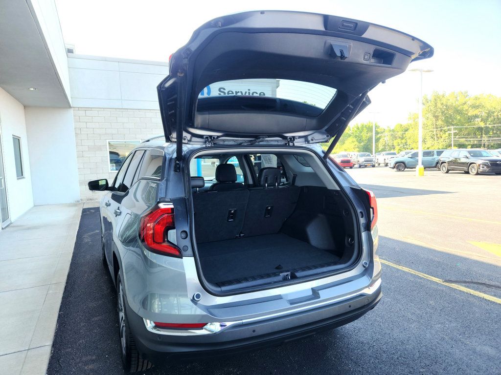 Used 2019 GMC Terrain SLT w/ Preferred Package FWD image 14