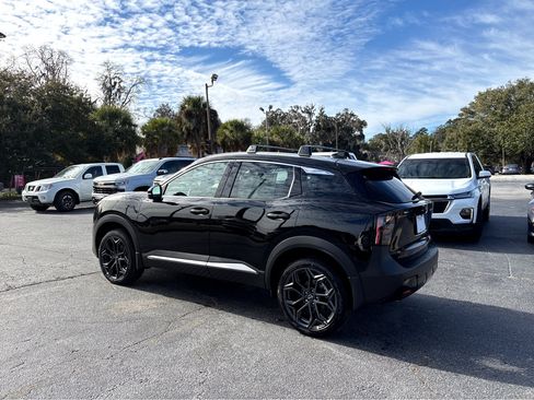 New 2026 Nissan Kicks SR w/ Cold Weather Package image 29