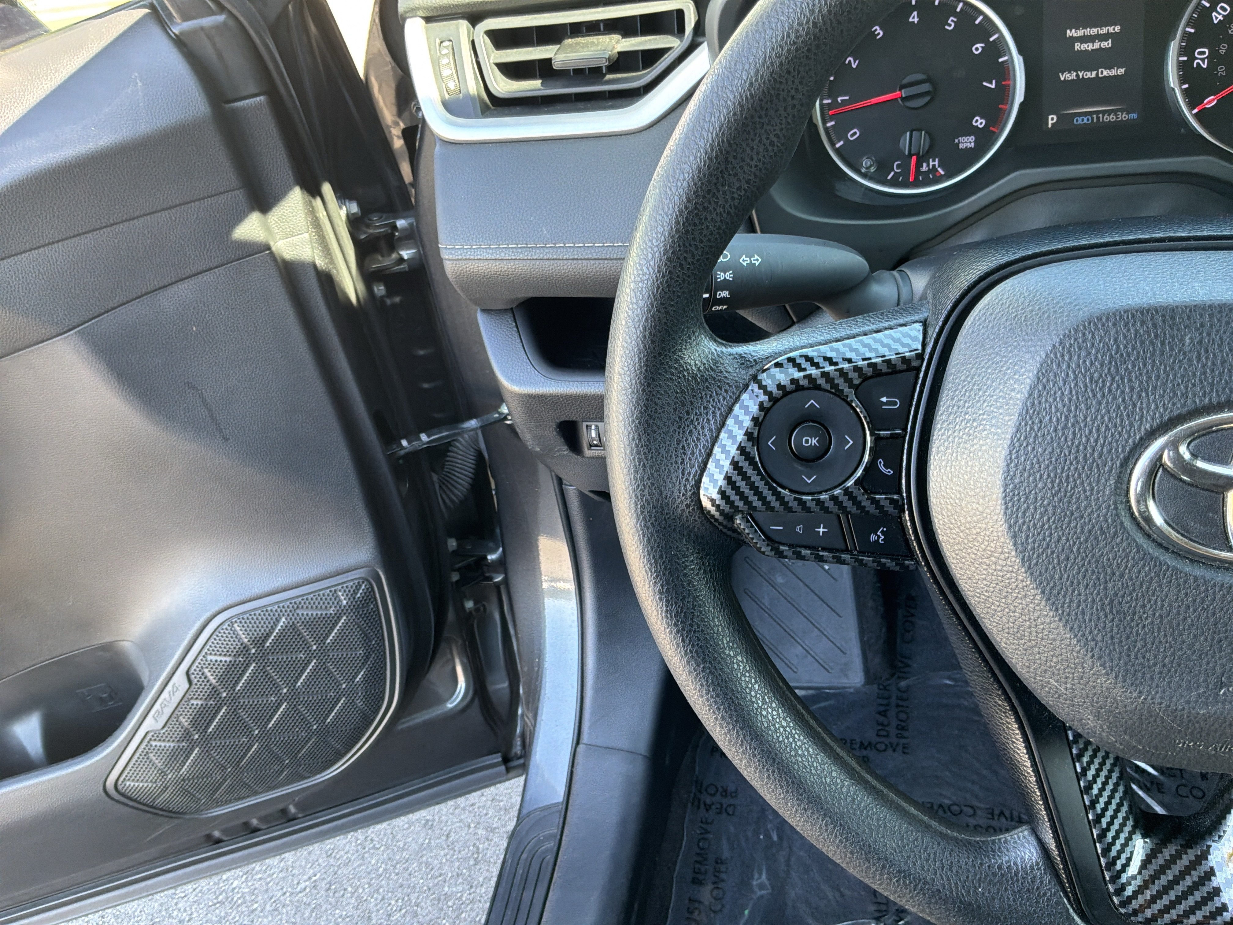 Used 2021 Toyota RAV4 LE AWD/4WD image 19