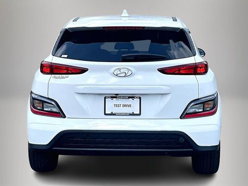 Used 2023 Hyundai Kona SE image 8