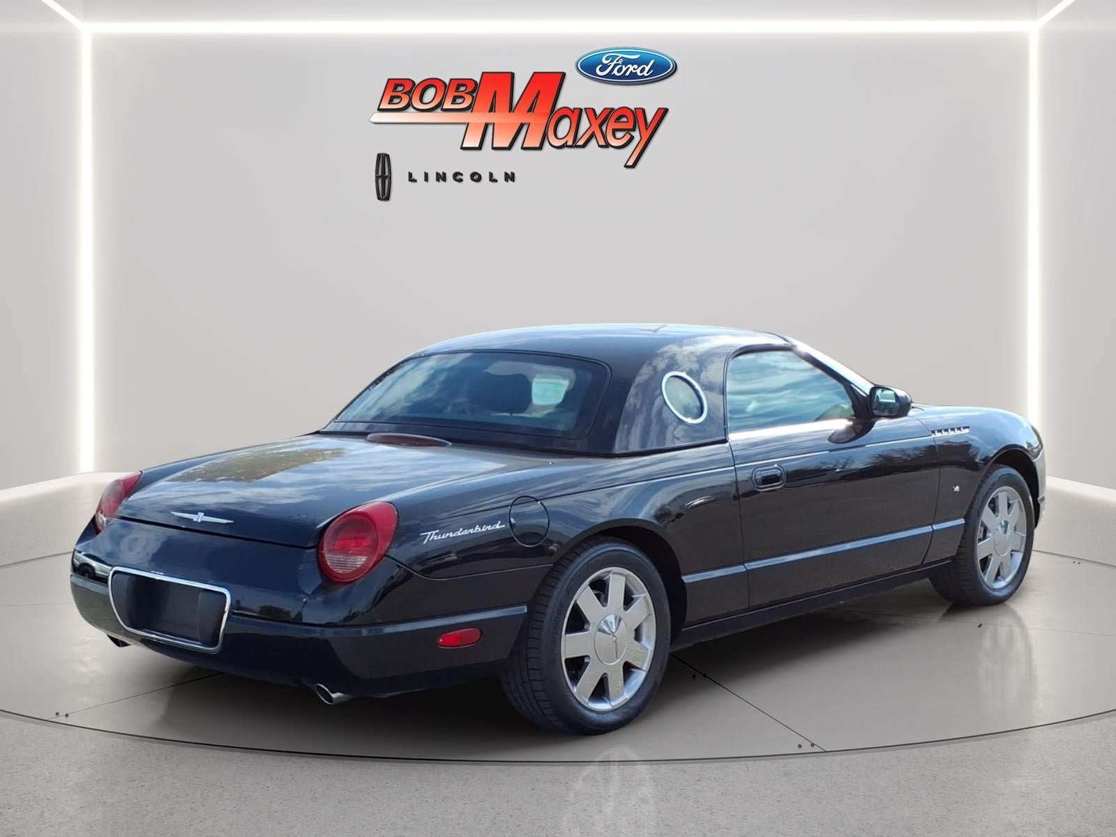 Used 2002 Ford Thunderbird RWD image 4
