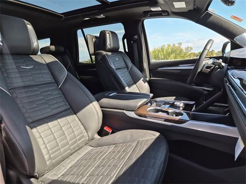 Certified 2025 Cadillac Escalade Sport Platinum w/ LPO, ONYX Package image 21