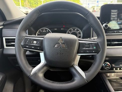 Used 2023 Mitsubishi Outlander SE FWD image 14