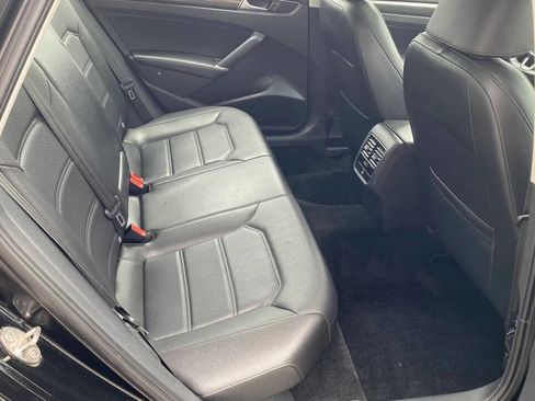 Used 2016 Volkswagen Passat 1.8T SE FWD image 23