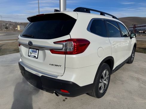 Used 2025 Subaru Ascent Premium w/ Premium Package image 9