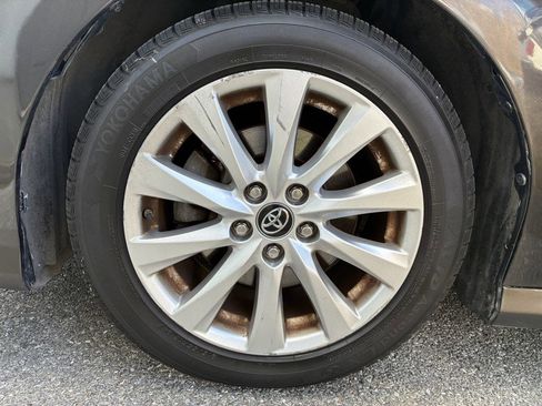 Used 2018 Toyota Camry LE image 17