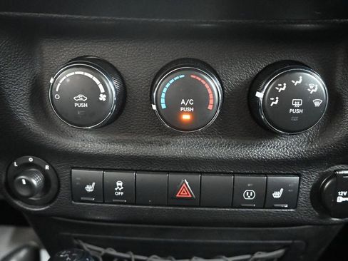 Used 2013 Jeep Wrangler Unlimited Sahara w/ Dual Top Group image 31