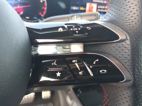 Certified 2025 Mercedes-Benz GLB 250 image 32