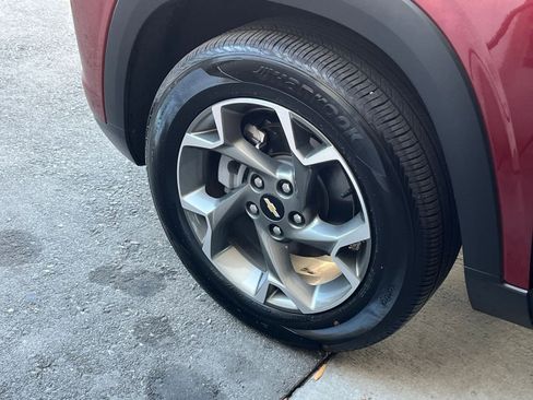 Used 2025 Chevrolet Trax LT image 30