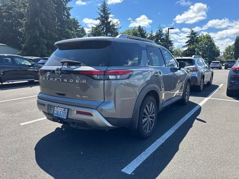 Used 2022 Nissan Pathfinder SL w/ SL Premium Package AWD/4WD image 3
