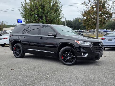 Used 2020 Chevrolet Traverse Premier w/ Redline Edition image 2