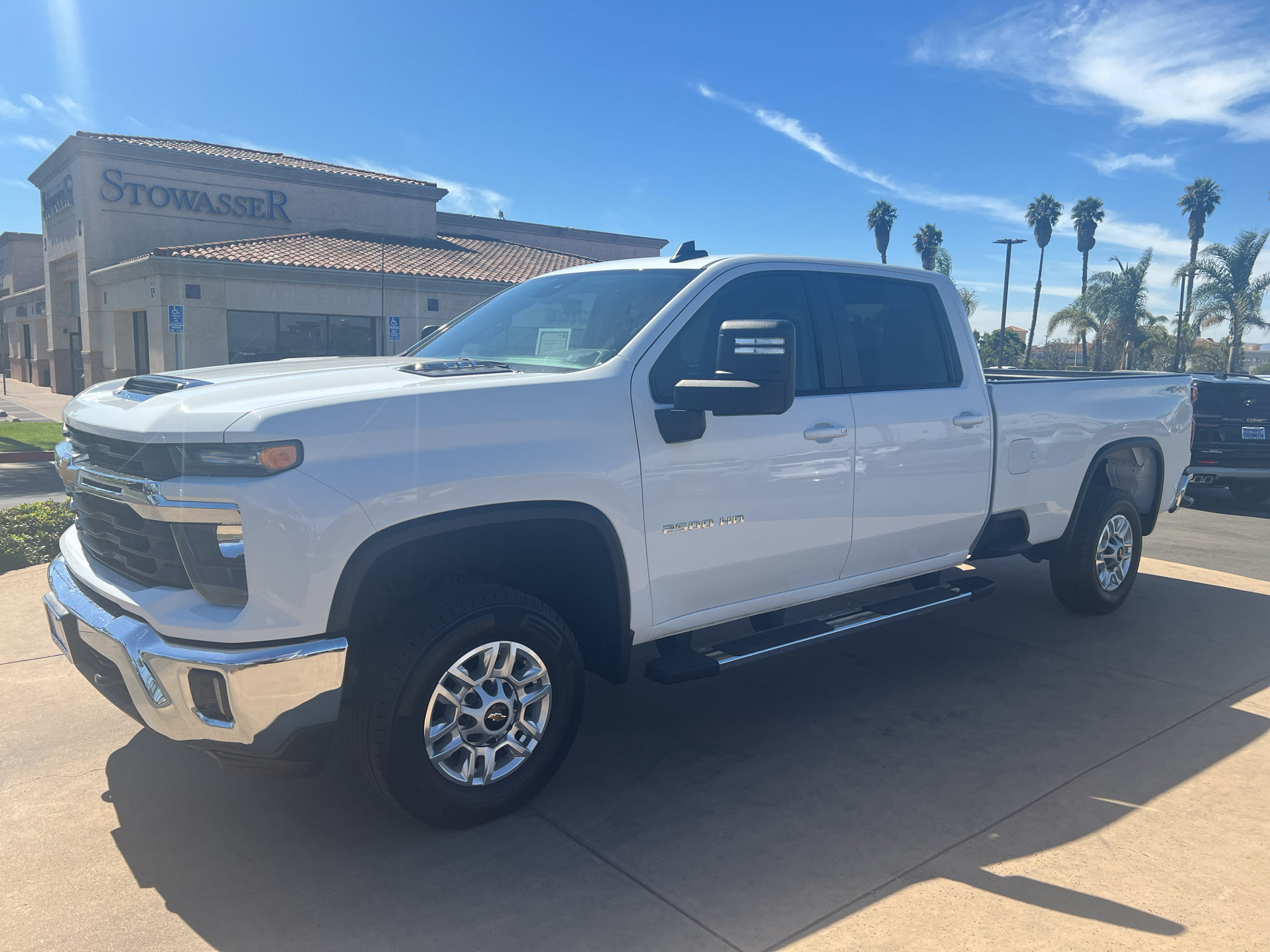 Used 2025 Chevrolet Silverado 2500 LT w/ Convenience Package AWD/4WD image 1