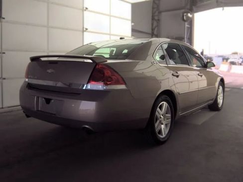 Used 2006 Chevrolet Impala LTZ FWD image 2